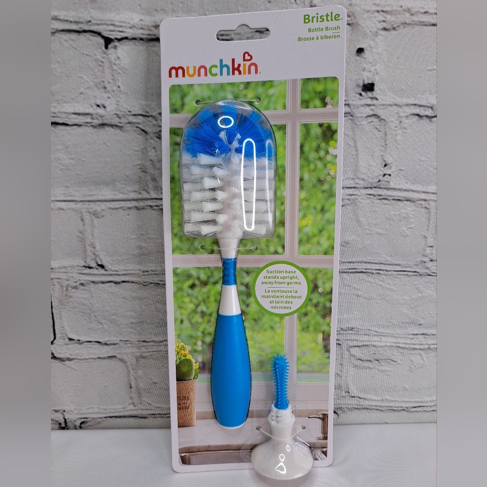 'MUNCHKIN' BOTTLE CLEANING BRUSH with SUCTION BASE STAND BLUE